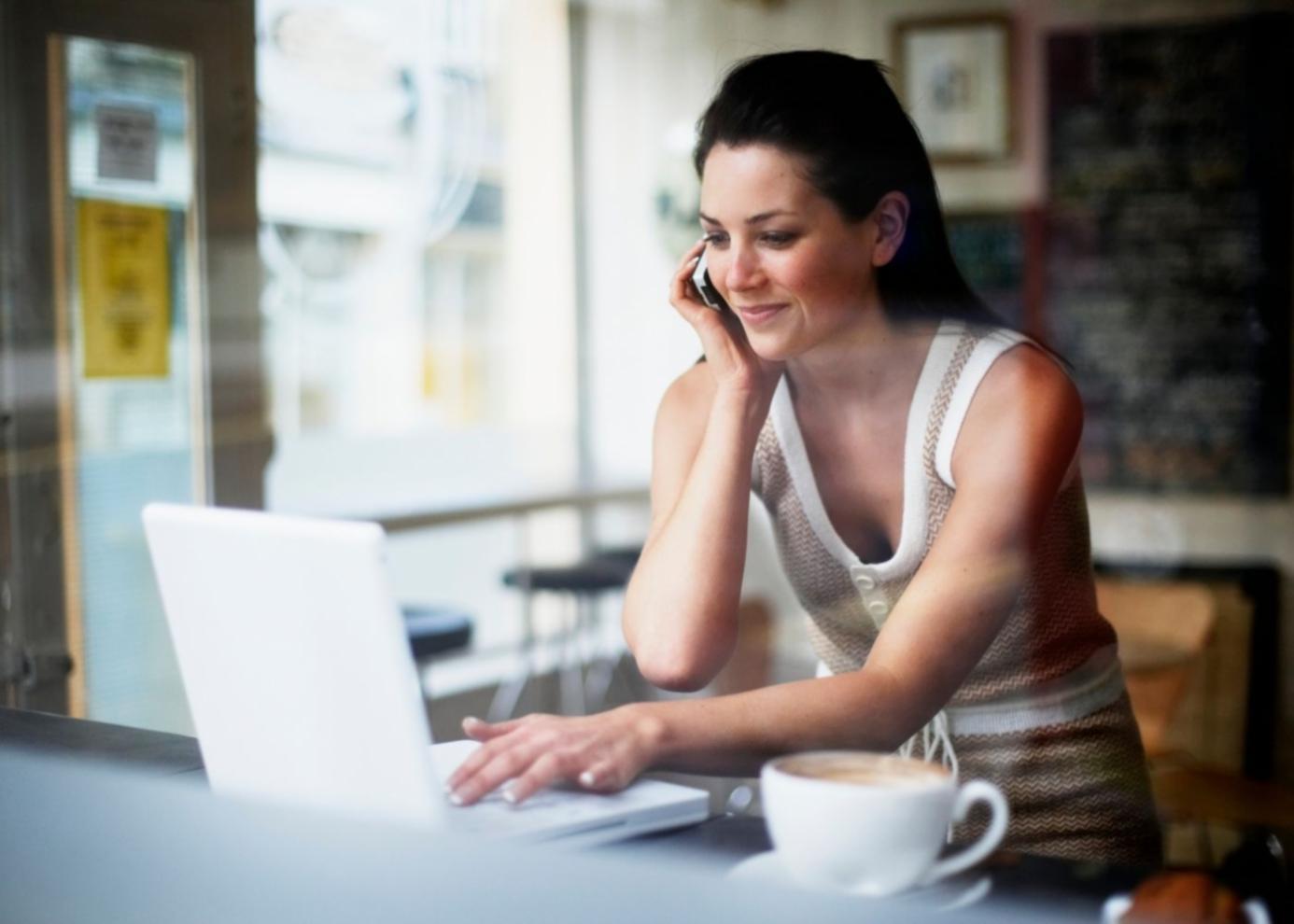 Workshop-Teilnehmer arbeiten an praktischen Aufgaben zur Traffic-Optimierung